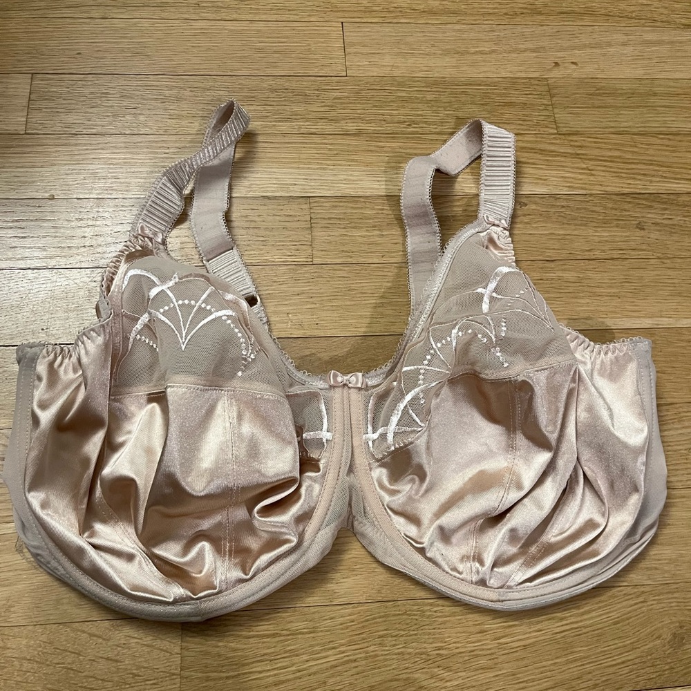 Elomi “Cate” bra size 40i (U.S.)
